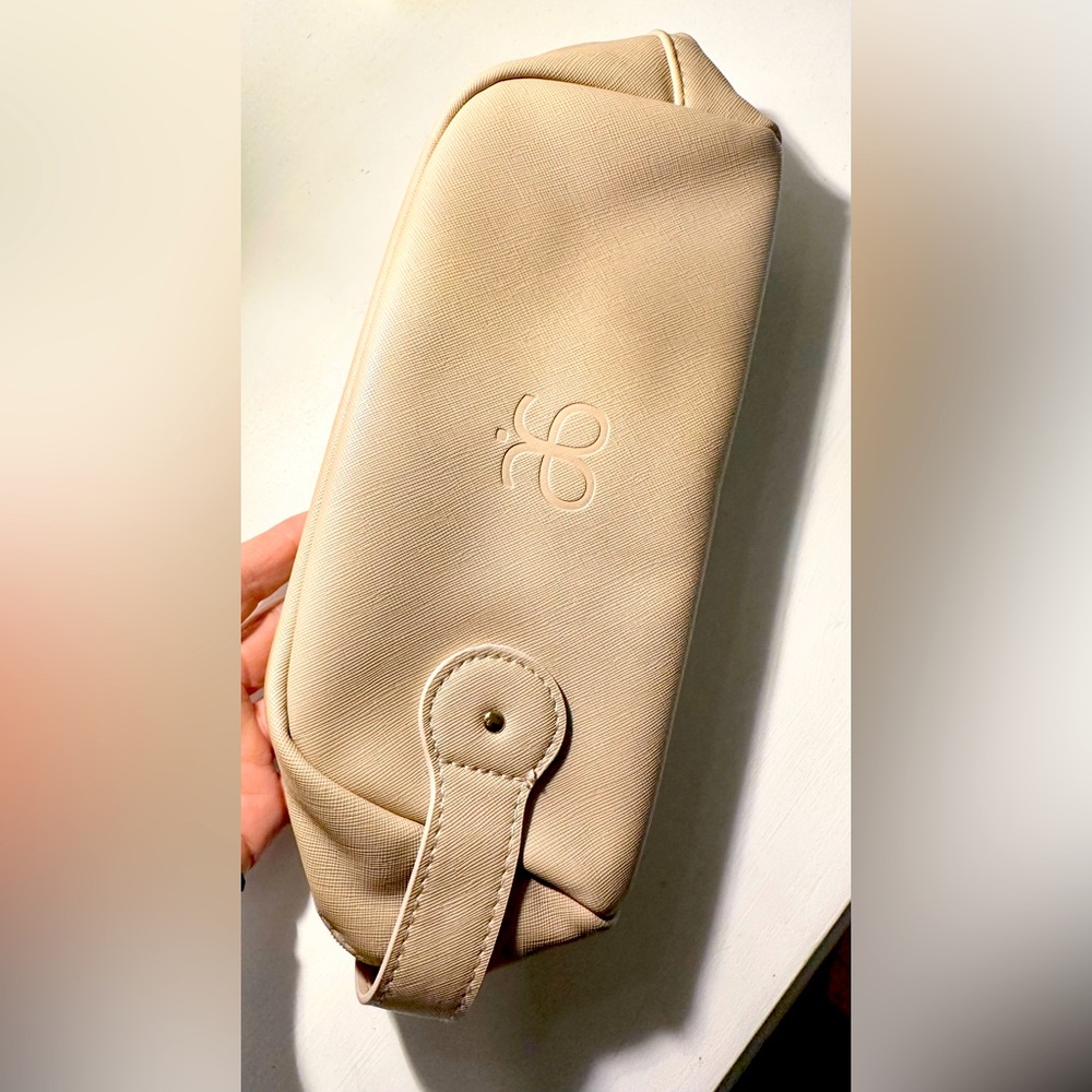 NWOT Arbonne Zipper Cosmetic/Toiletries Bag